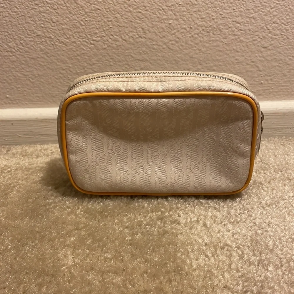 CHRISTIAN DIOR ZIPPY POUCH